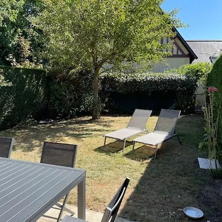 Maison Vélo Piscine Tennis Сasa de vacaciones *