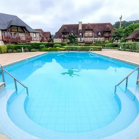 Maison Vélo Piscine Tennis Deauville